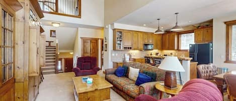 TV, fireplace, DVD player