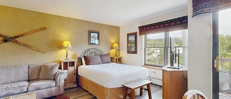 Iron/ironing board, internet, bed sheets