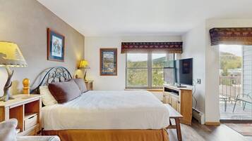 Iron/ironing board, internet, bed sheets