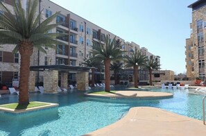 Pool - King Bed + Queen Bed - 25 Min to World Cup (Addison)
