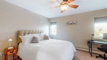1 bedroom, desk, free WiFi, bed sheets