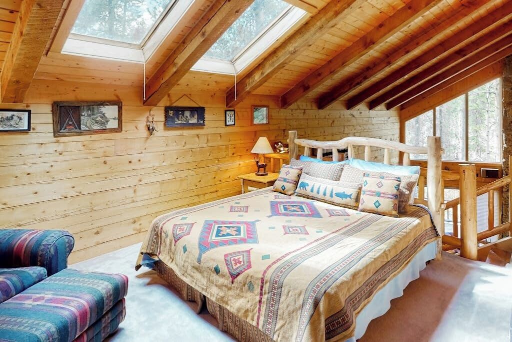 1 bedroom, desk, iron/ironing board, bed sheets