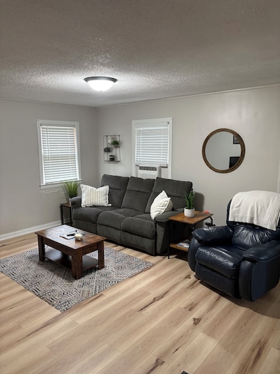 2-bedroom house within walking distance to Northwest Missouri State University