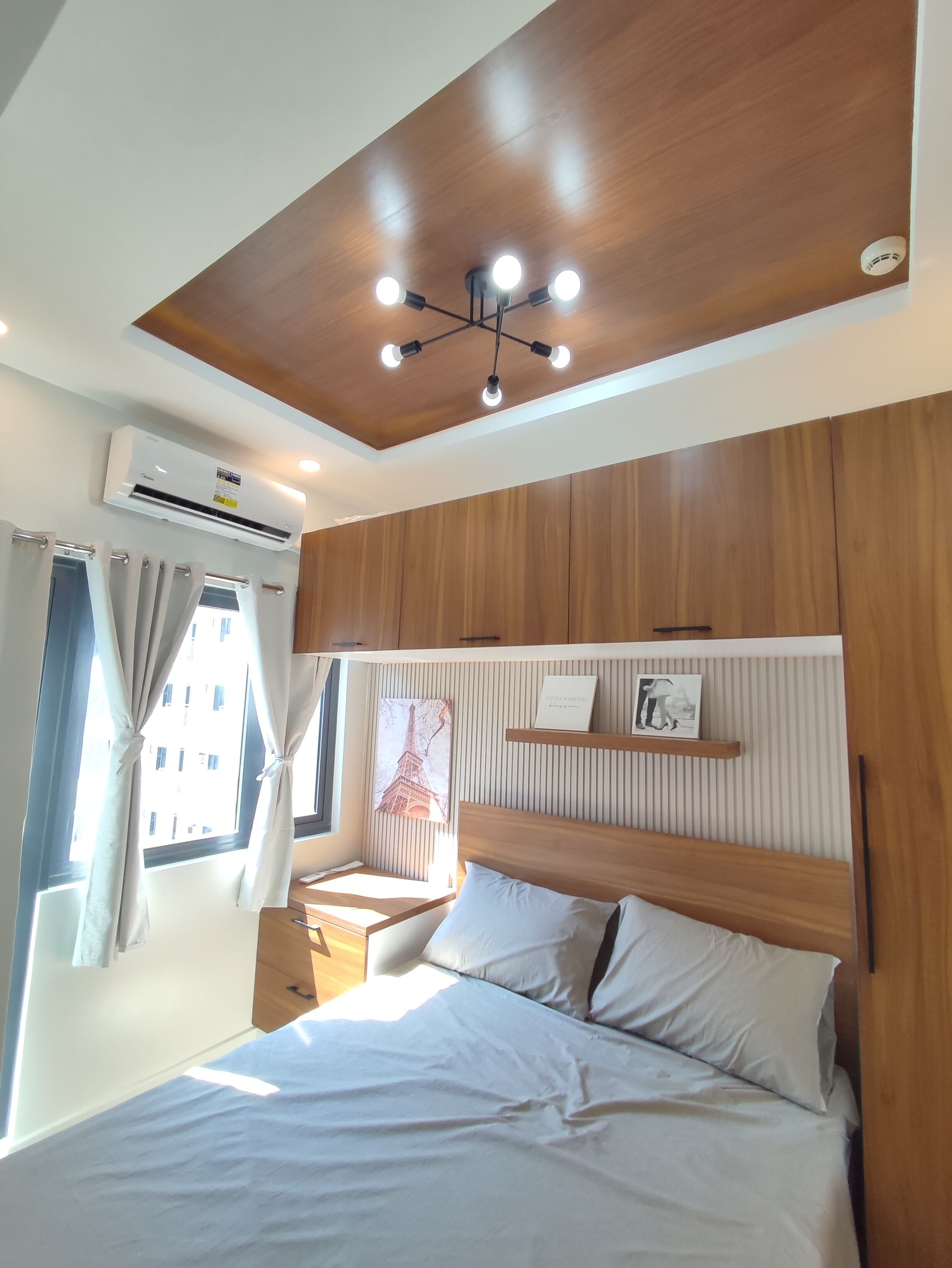 WiFi, bed sheets