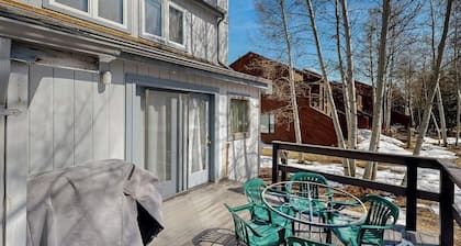 Cozy townhome with fireplace & easy access to outdoor adventure