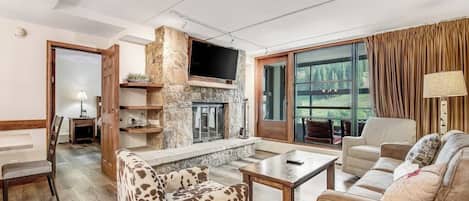 TV, fireplace