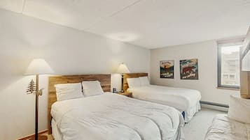 1 bedroom, desk, free WiFi, bed sheets