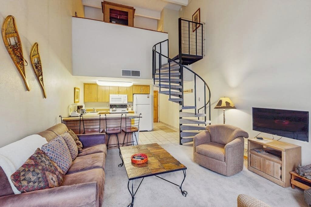 TV, fireplace, DVD player