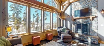 Secluded, custom-built home w/ views of Continental Divide