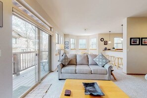 TV, fireplace - Ground-level condo w/ private balcony & shared hot tub - on bus route (Frisco)