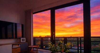 Cosy 2Br appt | walk to train| near Adelaide CBD