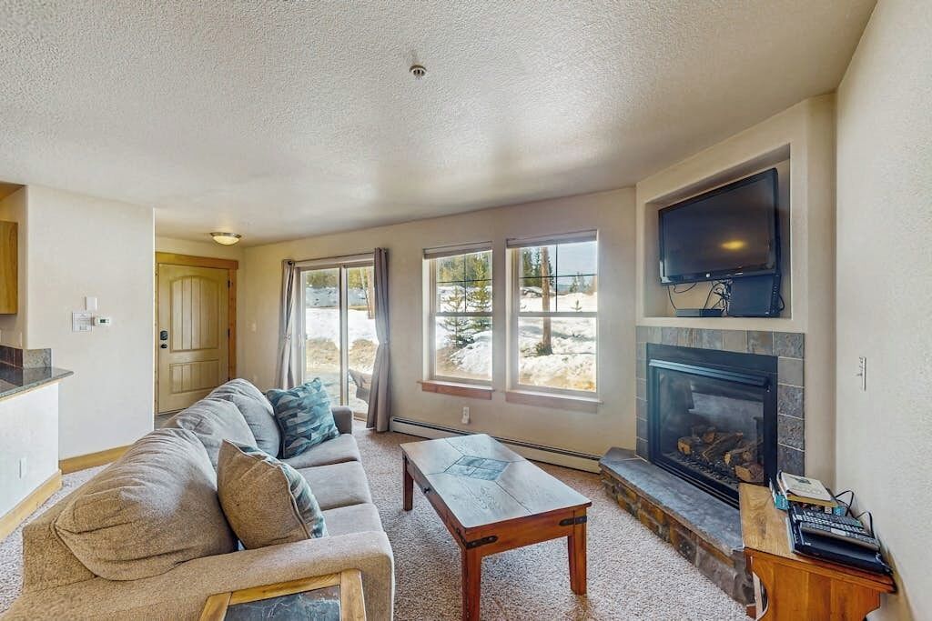 TV, fireplace, DVD player