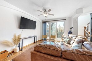Fernseher, Kamin