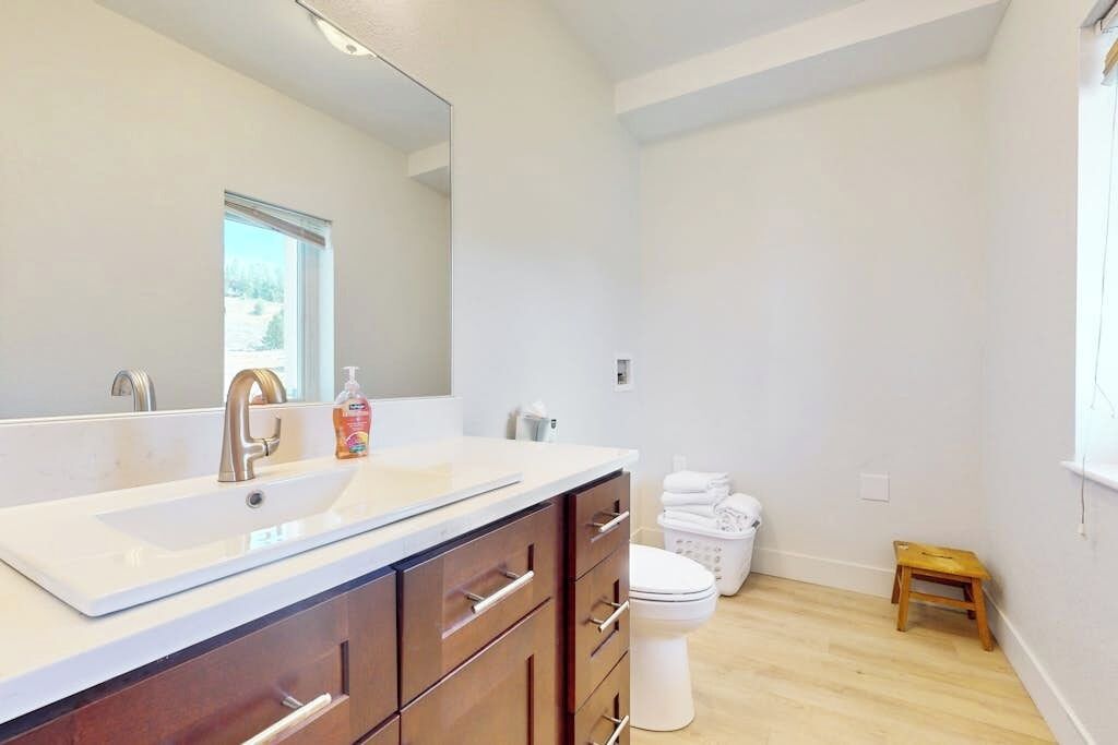 Shower, towels