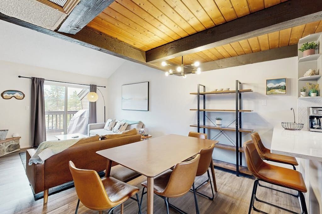 Televisión, chimenea y tenis de mesa 