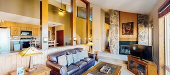 Ski-in/ski-out condo with loft, pool, basketball court & mountain-view balcony