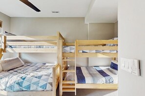 Reisekinderbett, kostenloses WLAN, Bettwäsche