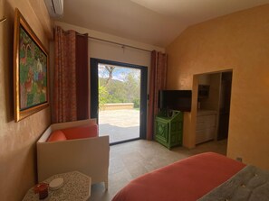 Iron/ironing board, WiFi, bed sheets - Vrbo Property (Aix-en-Provence)