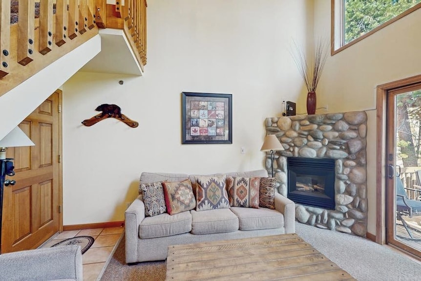 Airy & Bright Retreat W/ Private Balcony, Great Location, & Gas Fireplace - Grand Lake, CO