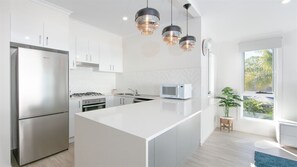 Private kitchen - 3 BEDROOM TOWNHOUSE - 27 (Clarence Valley)