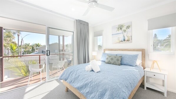 Room - 3 BEDROOM TOWNHOUSE - 27 (Clarence Valley)