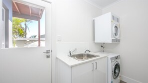 Interior - 3 BEDROOM TOWNHOUSE - 27 (Clarence Valley)