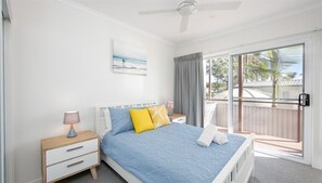 Room - 3 BEDROOM TOWNHOUSE - 27 (Clarence Valley)