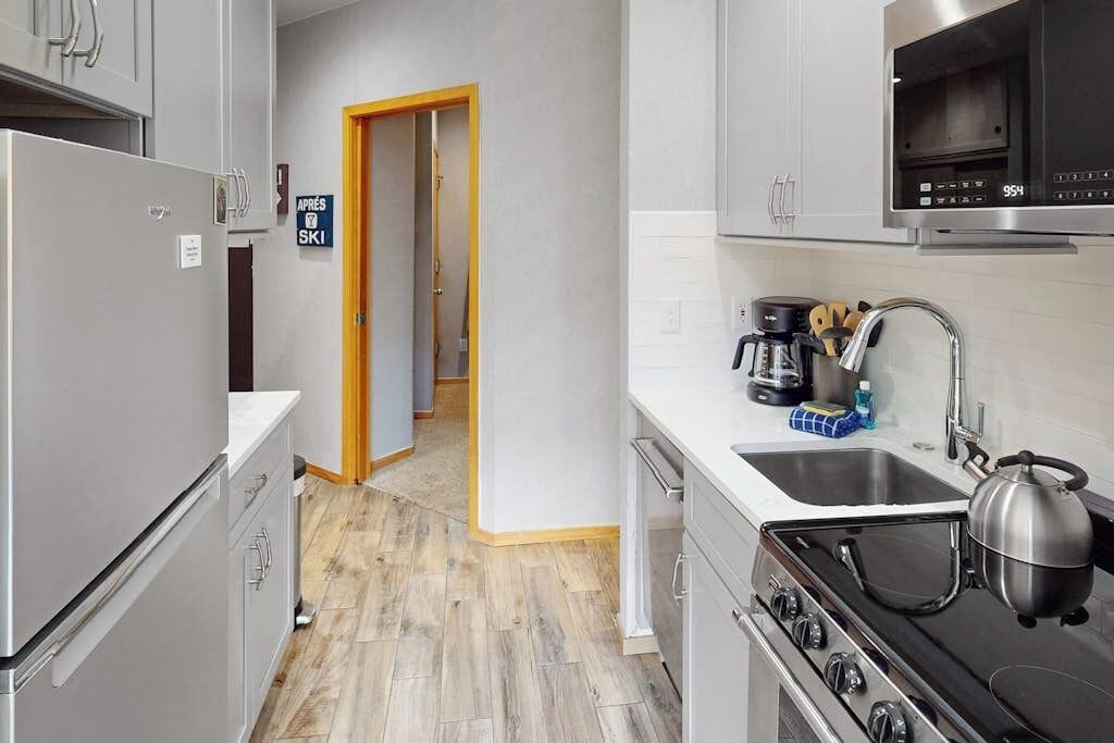 Refrigerador, microondas, horno, placa de cocina