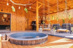 Outdoor dining - House River Home 11 (Karlovac - Zadobarje) (Zadobarje)