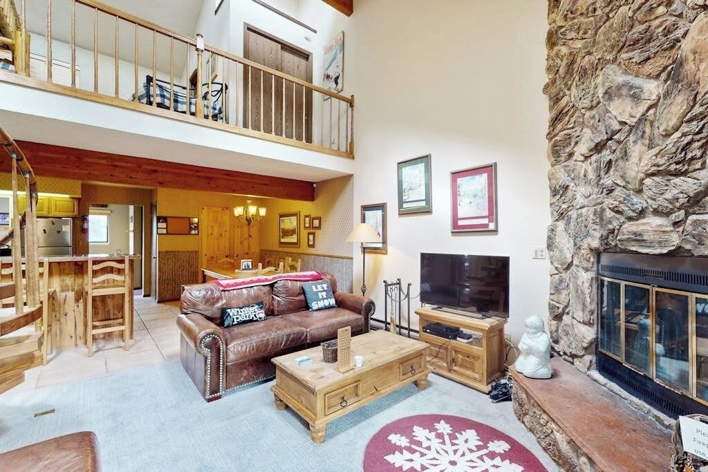 TV, fireplace, DVD player
