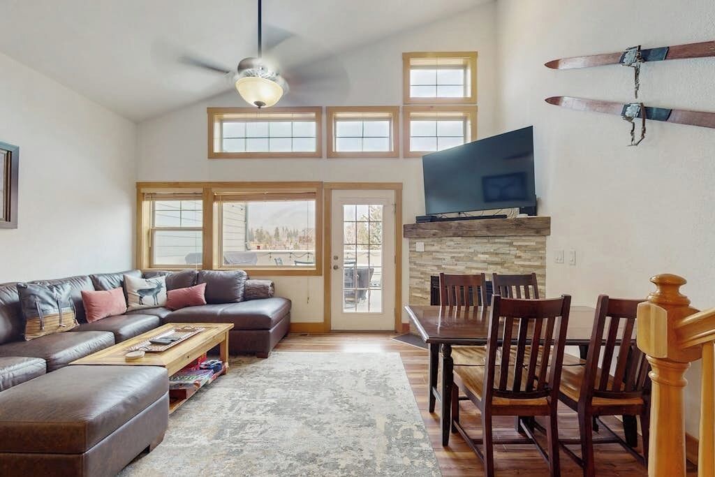 TV, fireplace, DVD player