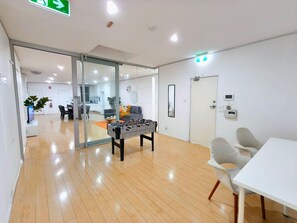 Games room - Large Central Property with Maximum Privacy (Surry Hills)