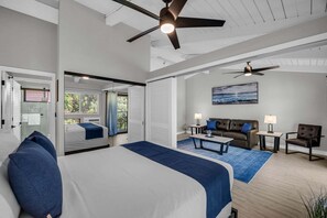 1 bedroom, iron/ironing board, free WiFi, bed sheets - New Listing! Beautifully designed sunlit getaway (Wailuku)