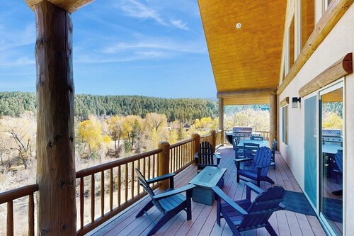Riverfront Lodge | Hot Tub | Game Room