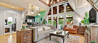 Lakefront retreat w/ Private Dock, Kayaks, Canoe, & Sunset Views