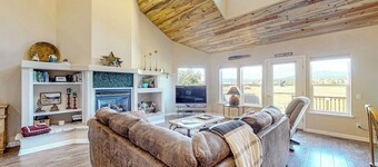 Mountain-view getaway with deck, pellet grill, fireplace, central AC, & WiFi