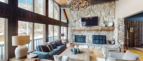 TV, fireplace