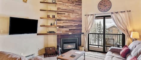 TV, fireplace, DVD player