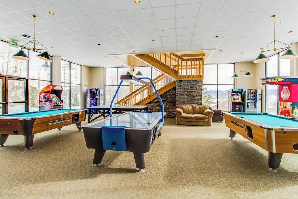 Cozy Condo W/ Balcony, Shared Pool, Hot Tub, & Sauna - Year Round Outdoor Fun - Silverthorne, CO