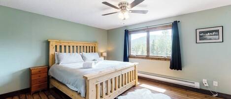 Desk, iron/ironing board, free WiFi, bed sheets