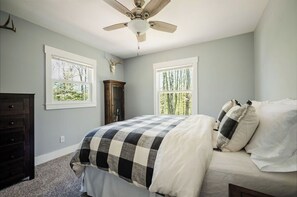 Iron/ironing board, free WiFi, bed sheets - Buck & Birch Run, All Seasons Remodeled Cottage!!  Fish & Hunt Camp (Charlevoix)