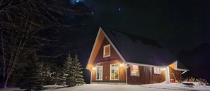 Exterior - The Chalet Retreat, Peaceful Up North Getaway! (Charlevoix)