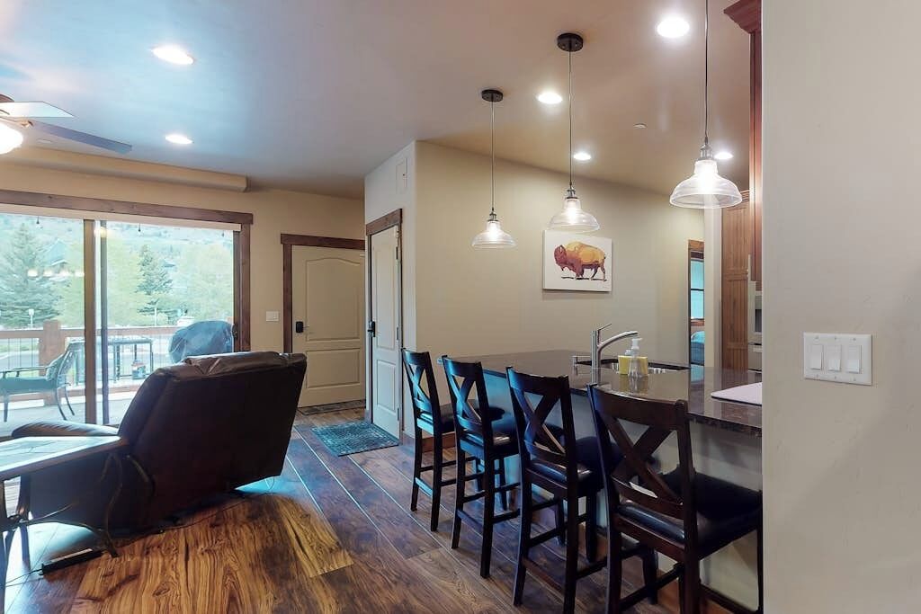 Sunny Riverfront Getaway With Mountain Views, Private Hot Tub, & Large Patio - Silverthorne, CO