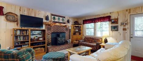 TV, fireplace, DVD player, books