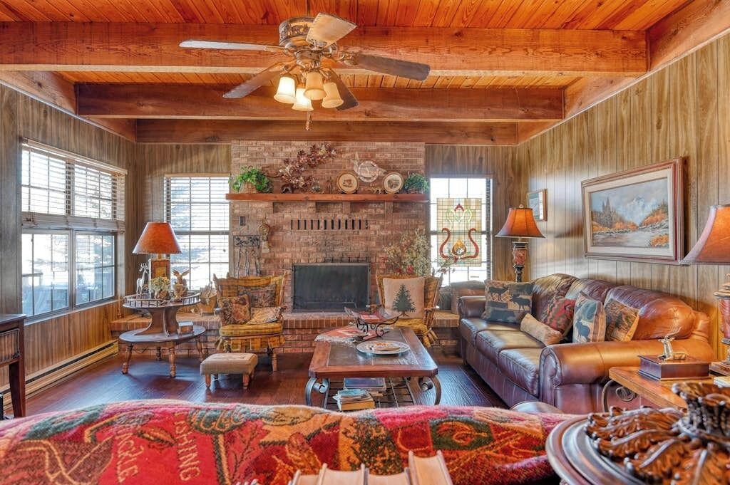 TV, fireplace, DVD player, music library