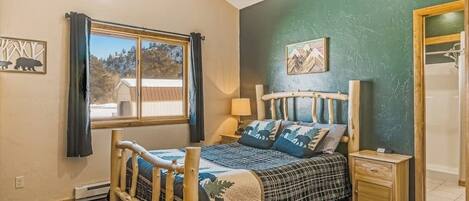 3 bedrooms, free WiFi, bed sheets, wheelchair access