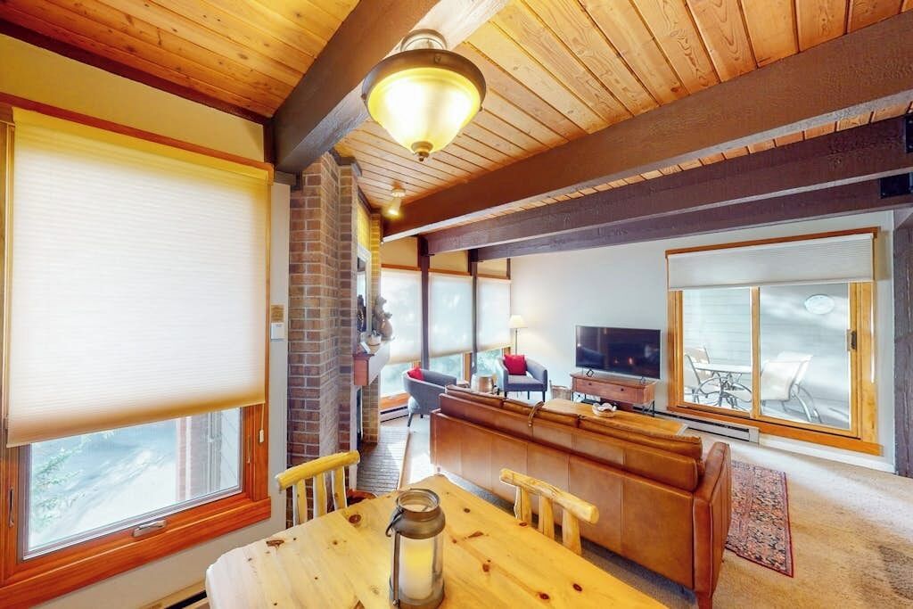 Comfortable Ski Condo Close To Steamboat Lifts With Hot Tub & Pool - Steamboat Springs, CO