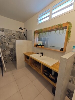 Shower, hair dryer, towels, soap - Kaz Ba and its magnificent sea view (Trois-Rivières)