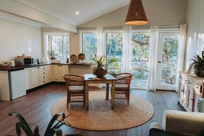 Dining - Cottage Point Inn - Cowan Suite (Northern Beaches Council)