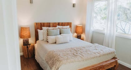 Cottage Point Inn - Cowan Suite